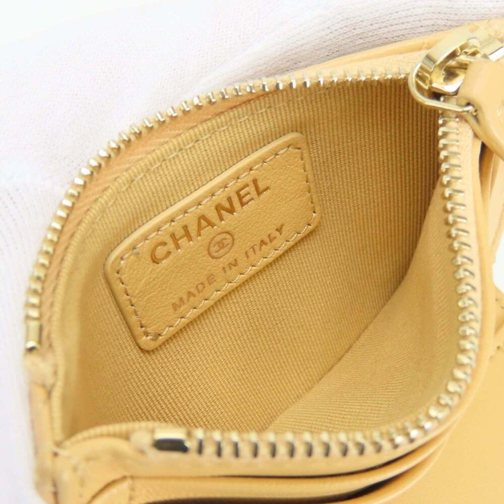 CHANEL Cream Lambskin Leather Wallet - Picture 11 of 16